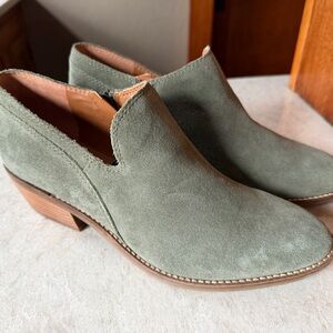 Lucky Brand Green Suede Booties. Boots.  EUC. Size 10
